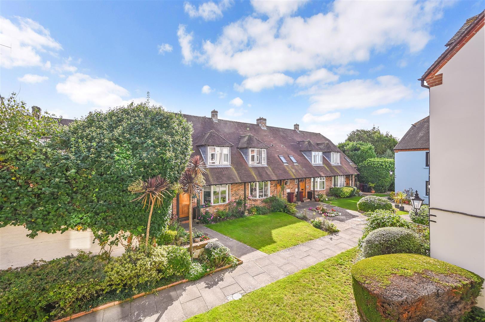 Henty Gardens, Chichester Charles Peck